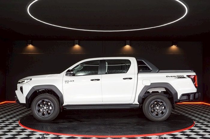 TRAVO OVERLAND PLUS 4WD 2026 2.8 AT DOUBLE CAB WHITE  23462 full
