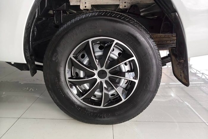REVO 2WD 2019 2.4J MT STANDARD WHITE  2793 full