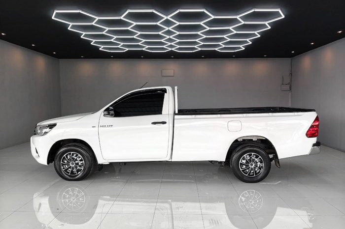 REVO 2WD 2019 2.4J MT STANDARD WHITE  2793 full