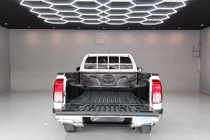 REVO 2WD 2019 2.4J MT STANDARD WHITE  2793 full