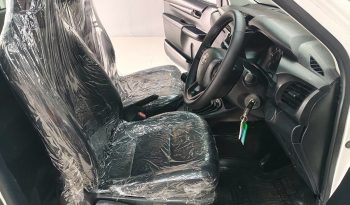REVO 2WD 2018 2.4J MT STANDARD WHITE  2837 full