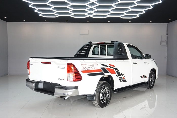 REVO 2WD 2018 2.4J MT STANDARD WHITE  2837 full