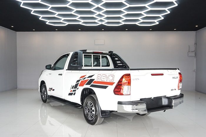 REVO 2WD 2018 2.4J MT STANDARD WHITE  2837 full