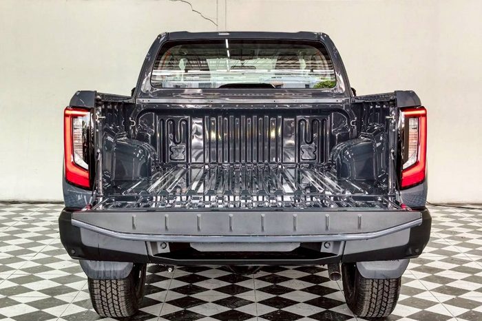 TRAVO 4TREX PREMIUM 4WD 2026 2.8 AT SMART CAB GREY 32189 full