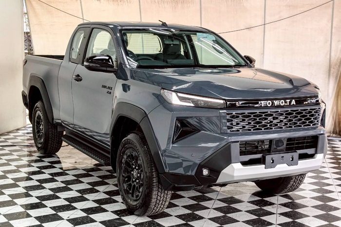 TRAVO 4TREX PREMIUM 4WD 2026 2.8 AT SMART CAB GREY 32189 full