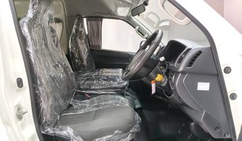 TOYOTA 2WD 2019 2.7 MT COMMUTER WHITE  3726 full