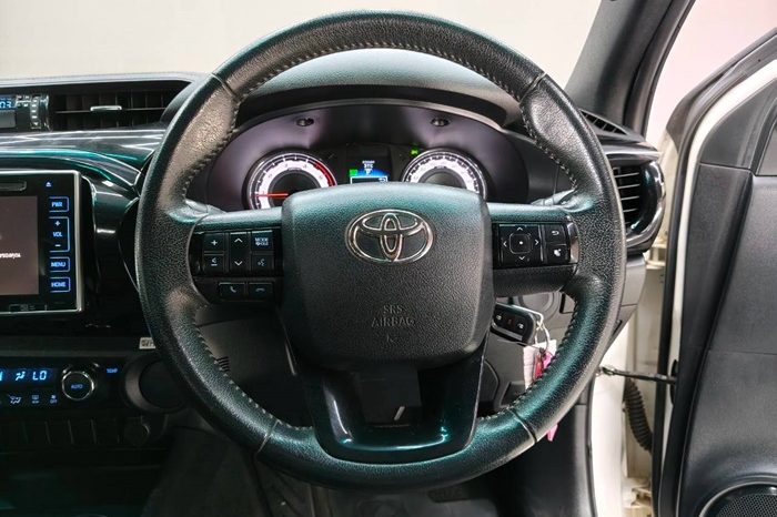 ROCCO PRE 2019 2.4G AT DOUBLE CAB WHITE  4123 full
