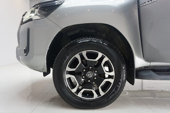 REVO 4WD 2021 2.4 MID MT DOUBLE CAB SILVER  4576 full