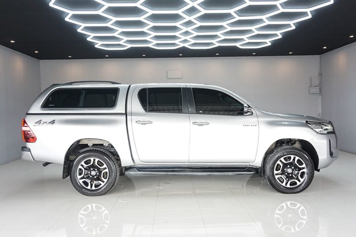 REVO 4WD 2021 2.4 MID MT DOUBLE CAB SILVER  4576 full