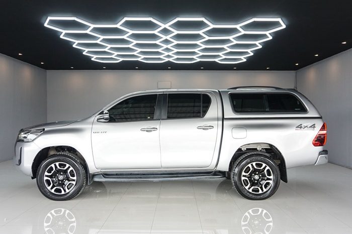 REVO 4WD 2021 2.4 MID MT DOUBLE CAB SILVER  4576 full