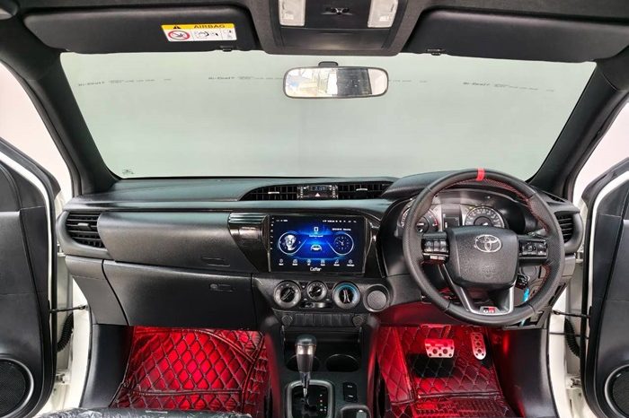 GR 2WD 2022 2.8G AT DOUBLE CAB WHITE  472 full
