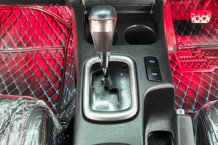 GR 2WD 2022 2.8G AT DOUBLE CAB WHITE  472 full
