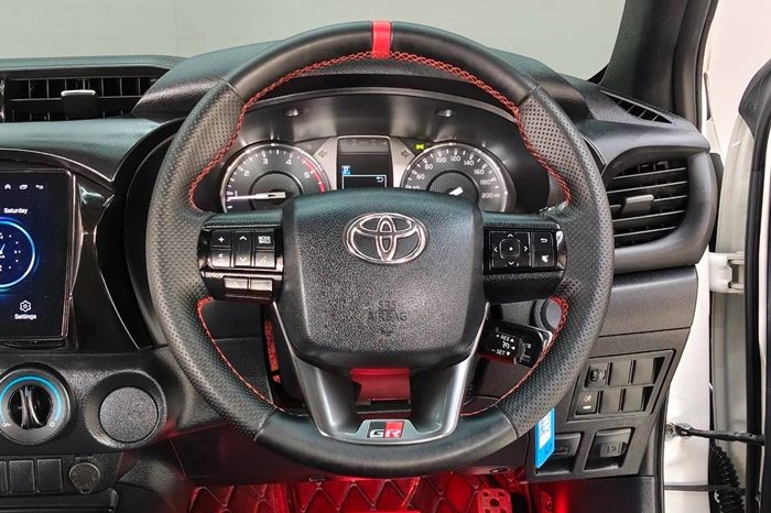 GR 2WD 2022 2.8G AT DOUBLE CAB WHITE  472 full