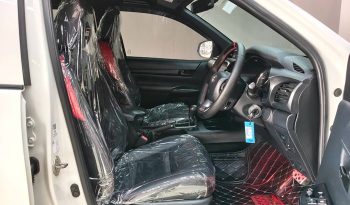 GR 2WD 2022 2.8G AT DOUBLE CAB WHITE  472 full