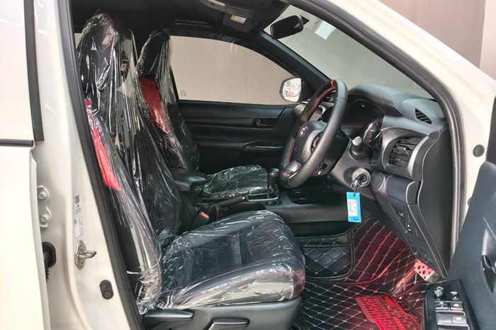 GR 2WD 2022 2.8G AT DOUBLE CAB WHITE  472 full