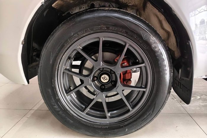 GR 2WD 2022 2.8G AT DOUBLE CAB WHITE  472 full