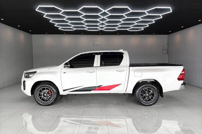 GR 2WD 2022 2.8G AT DOUBLE CAB WHITE  472 full
