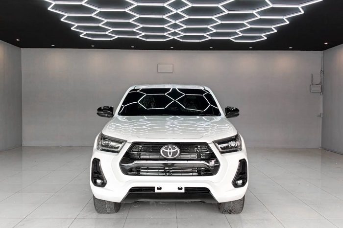 GR 2WD 2022 2.8G AT DOUBLE CAB WHITE  472 full