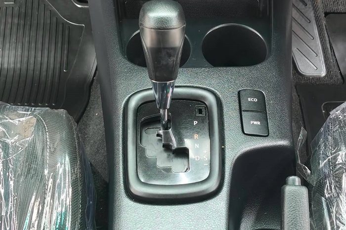 REVO PRE 2022 2.4 ENTRY AT DOUBLE CAB BRONZE 5048 full