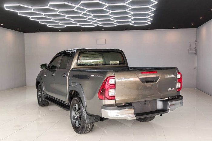 REVO PRE 2022 2.4 ENTRY AT DOUBLE CAB BRONZE 5048 full