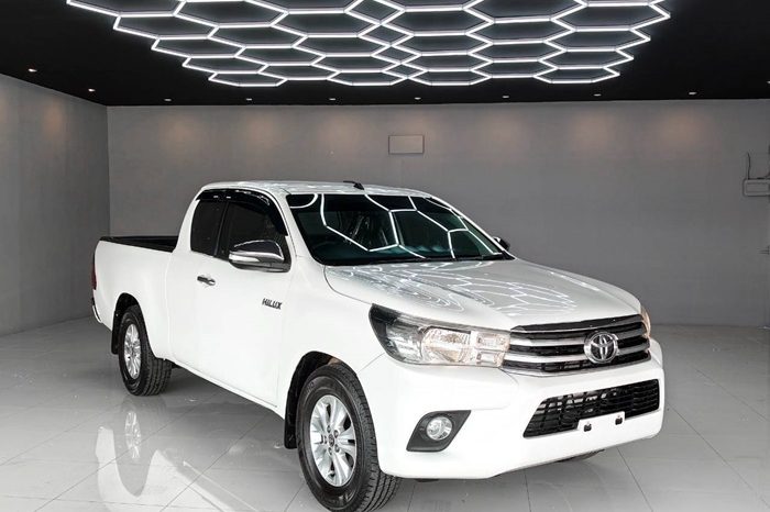 REVO 2WD 2016 2.4E MT SMART CAB WHITE  5058 full