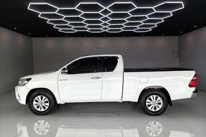 REVO 2WD 2016 2.4E MT SMART CAB WHITE  5058 full
