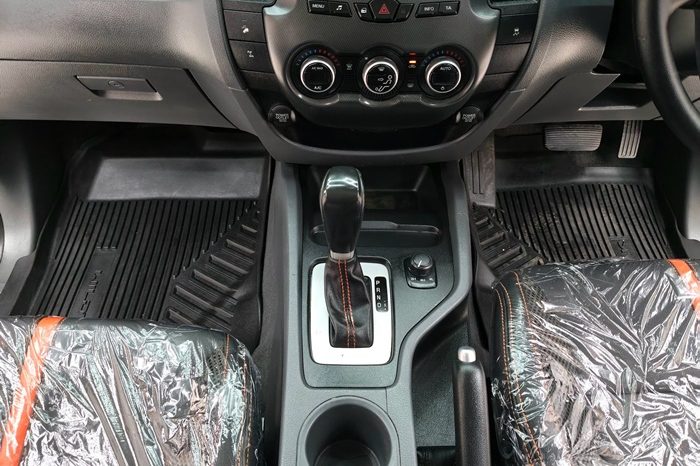FORD 2WD 2013 2.2 AT DOUBLE CAB BLACK  5800 full
