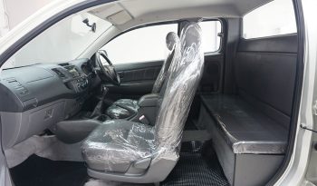 VIGO 2WD 2013 2.7J MT SMART CAB SILVER 5829 full
