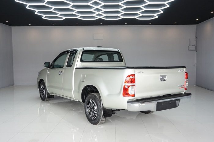 VIGO 2WD 2013 2.7J MT SMART CAB SILVER 5829 full