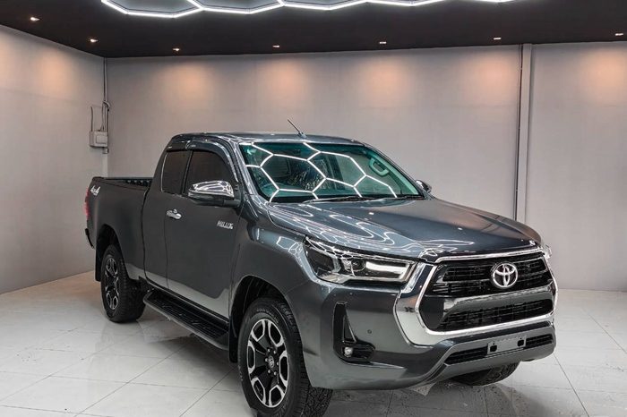 REVO 4WD 2021 2.8 HIGHT MT SMART CAB DARK GREY  6279 full