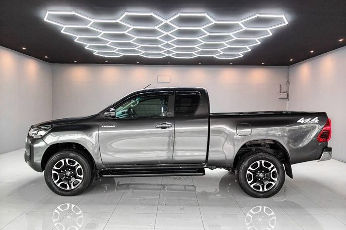 REVO 4WD 2021 2.8 HIGHT MT SMART CAB DARK GREY  6279 full