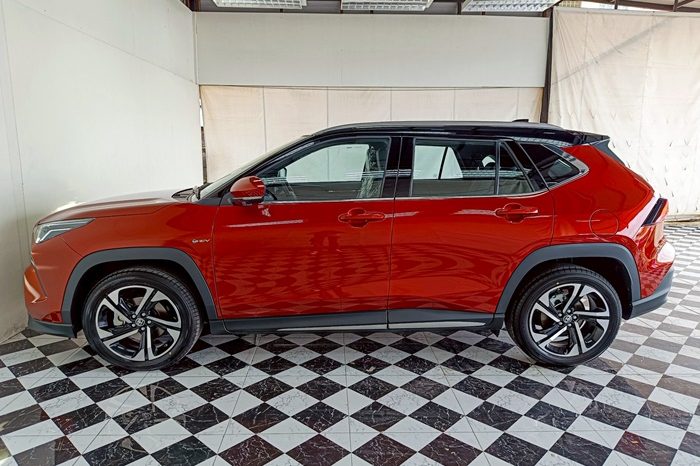TOYOTA 2026 SUV PREMIUM YARIS CROSS 2WD 1.5 AT RED  63512 full