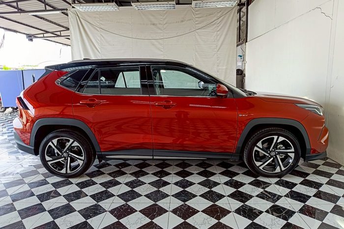 TOYOTA 2026 SUV PREMIUM YARIS CROSS 2WD 1.5 AT RED  63512 full
