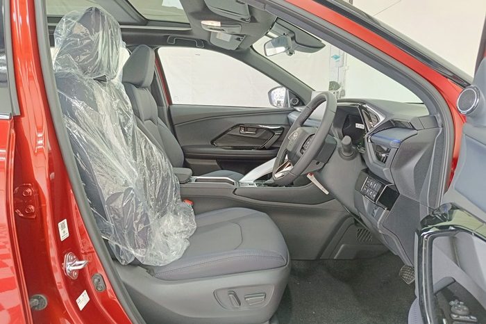 TOYOTA 2026 SUV PREMIUM YARIS CROSS 2WD 1.5 AT RED  63512 full