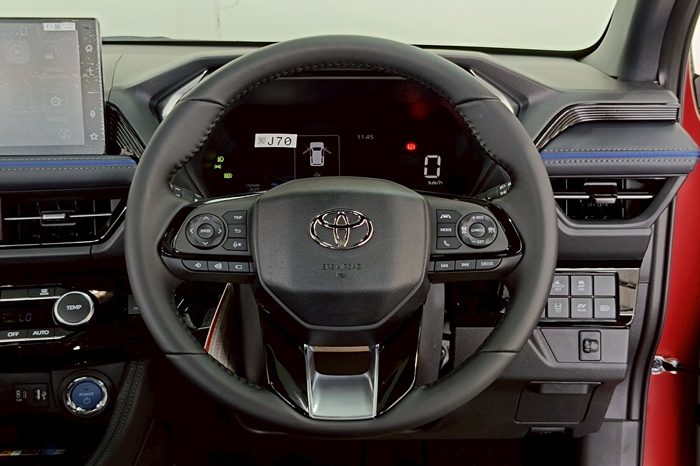 TOYOTA 2026 SUV PREMIUM YARIS CROSS 2WD 1.5 AT RED  63512 full