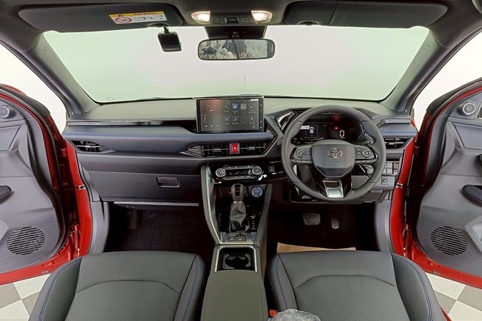 TOYOTA 2026 SUV PREMIUM YARIS CROSS 2WD 1.5 AT RED  63512 full