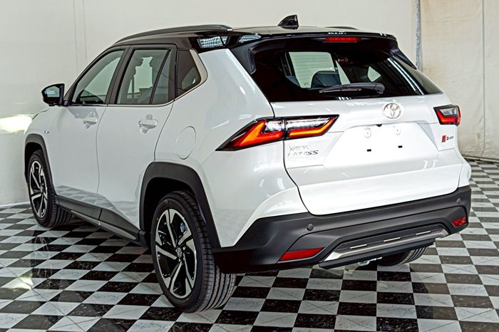 TOYOTA 2026 SUV PREMIUM YARIS CROSS 2WD 1.5 AT WHITE  69984 full