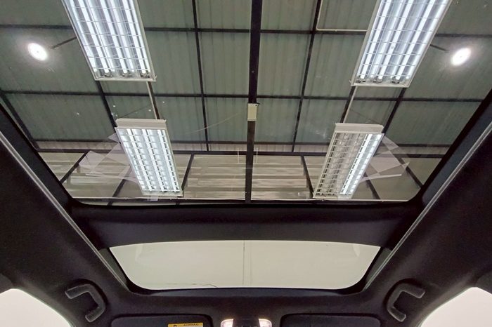 TOYOTA 2026 SUV PREMIUM YARIS CROSS 2WD 1.5 AT WHITE  69984 full