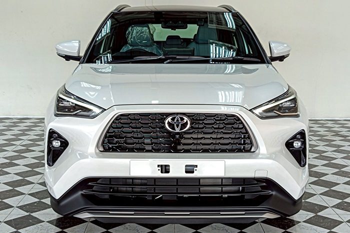 TOYOTA 2026 SUV PREMIUM YARIS CROSS 2WD 1.5 AT WHITE  69984 full
