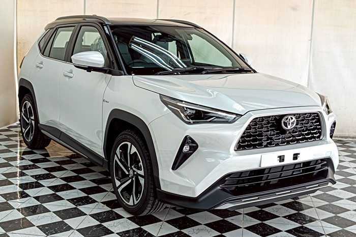 TOYOTA 2026 SUV PREMIUM YARIS CROSS 2WD 1.5 AT WHITE  69984 full
