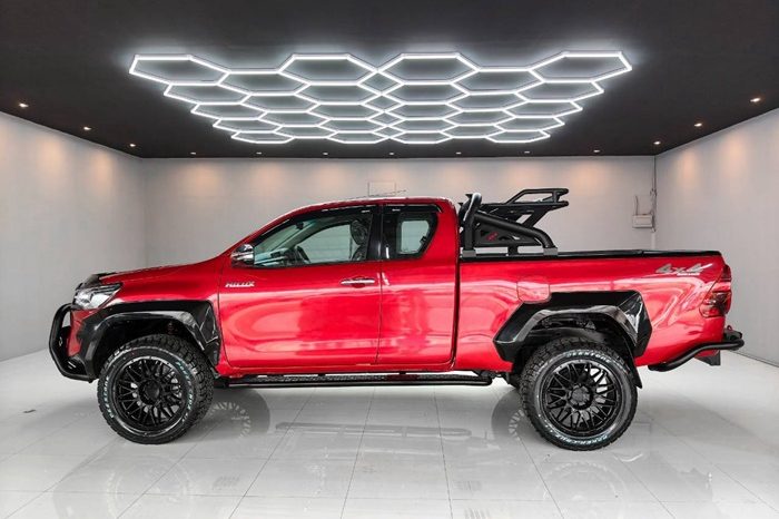 REVO 4WD 2017 2.4J AT SMART CAB RED  7176 full
