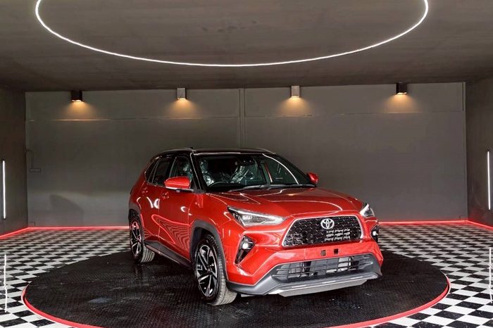 TOYOTA 2026 SUV PREMIUM YARIS CROSS 2WD 1.5 AT RED  73777 full
