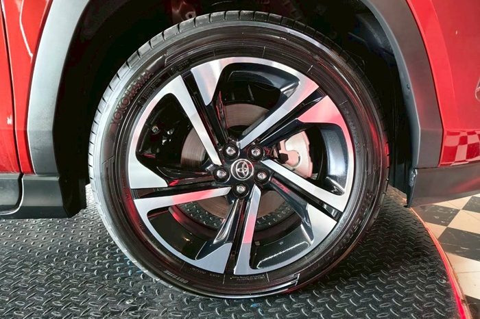 TOYOTA 2026 SUV PREMIUM YARIS CROSS 2WD 1.5 AT RED  73777 full