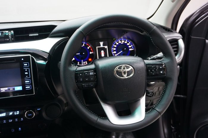 REVO PRE 2016 2.8G AT DOUBLE CAB BLACK  7686 full