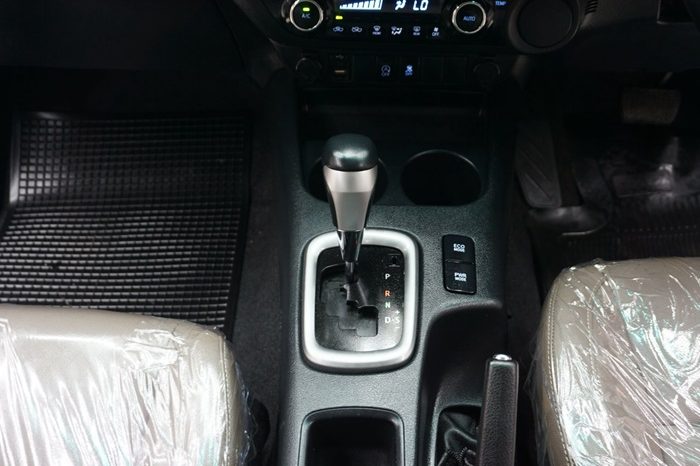 REVO PRE 2016 2.8G AT DOUBLE CAB BLACK  7686 full