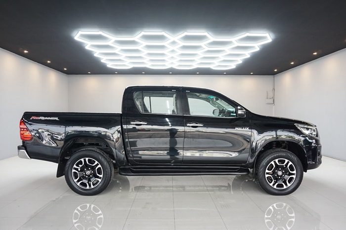 REVO PRE 2016 2.8G AT DOUBLE CAB BLACK  7686 full