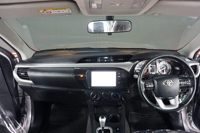 REVO 2WD 2020 2.4 MID AT DOUBLE CAB SILVER  7893 full