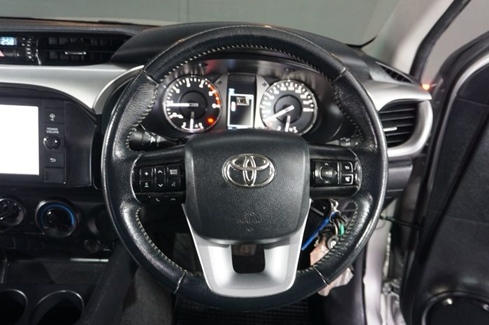 REVO 2WD 2020 2.4 MID AT DOUBLE CAB SILVER  7893 full