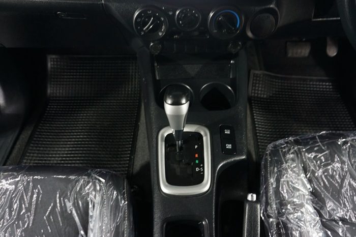 REVO 2WD 2020 2.4 MID AT DOUBLE CAB SILVER  7893 full