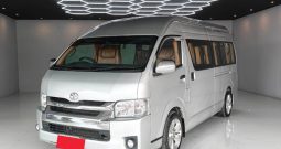 TOYOTA 2WD 2017 3.0 MT COMMUTER SILVER 8039